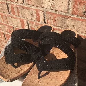 🚨B2G1 DONALD J PLINER Black Studded Strapped Thong Toe Sandals